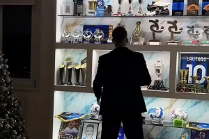 两度冲击失败！网友：劳塔罗的冠军荣誉墙里就差一座欧冠奖杯😱